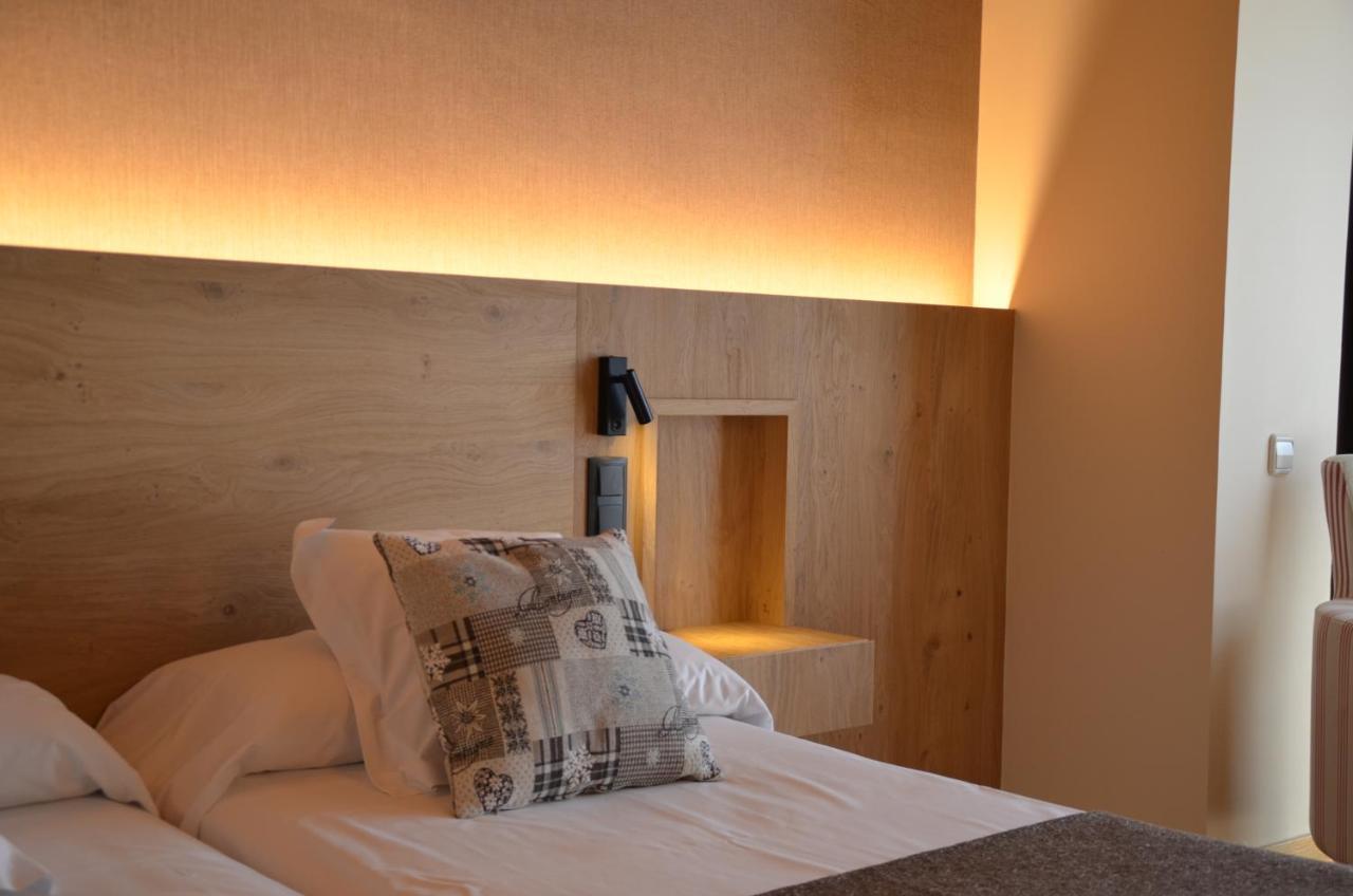 Hotel La Morera Valencia D'Aneu المظهر الخارجي الصورة