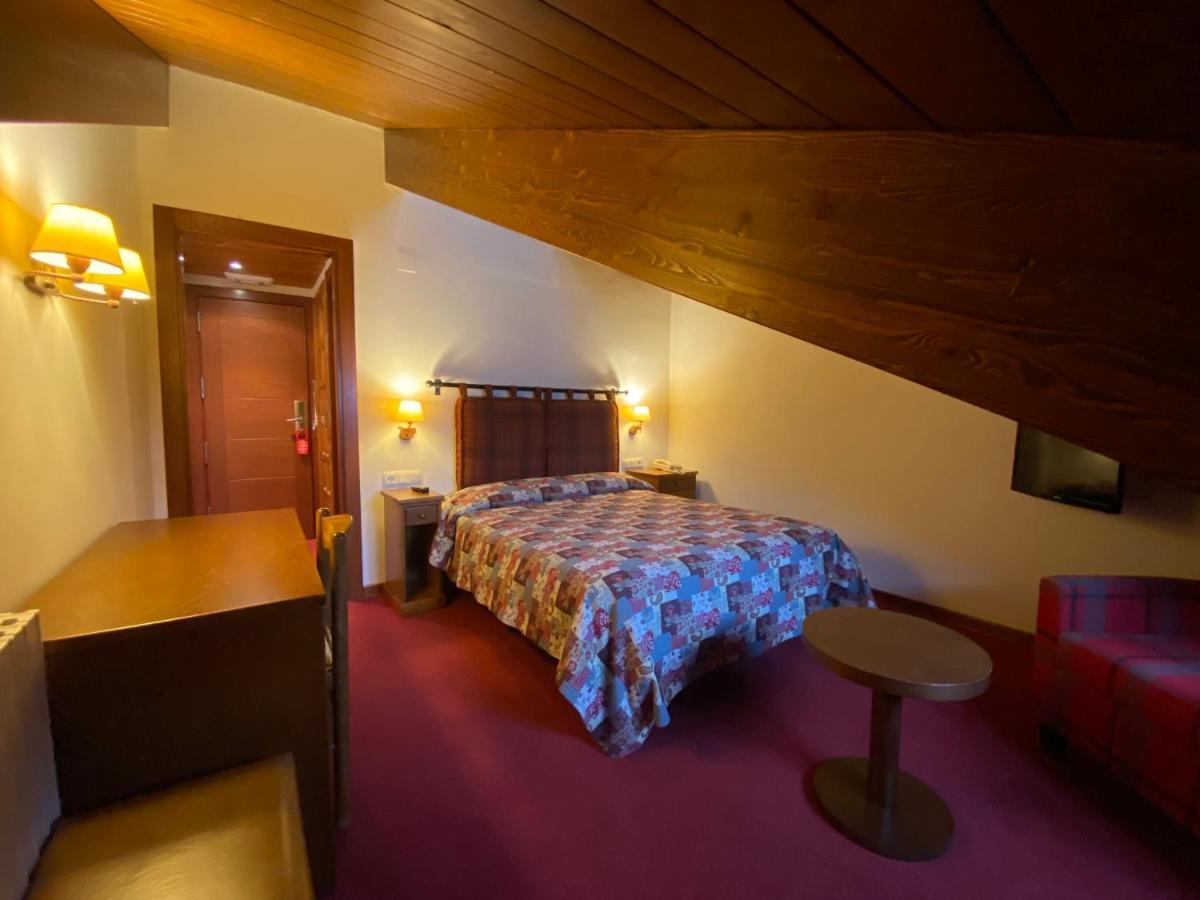 Hotel La Morera Valencia D'Aneu المظهر الخارجي الصورة