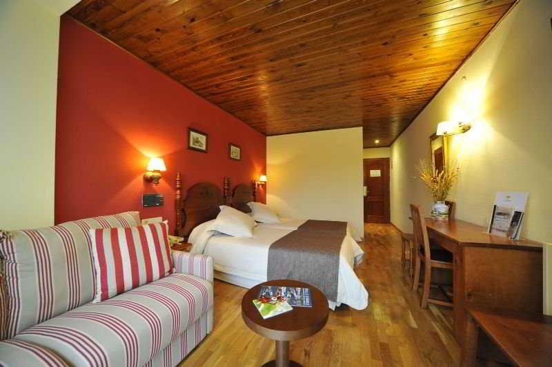 Hotel La Morera Valencia D'Aneu المظهر الخارجي الصورة