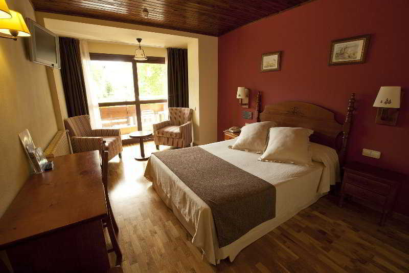 Hotel La Morera Valencia D'Aneu المظهر الخارجي الصورة