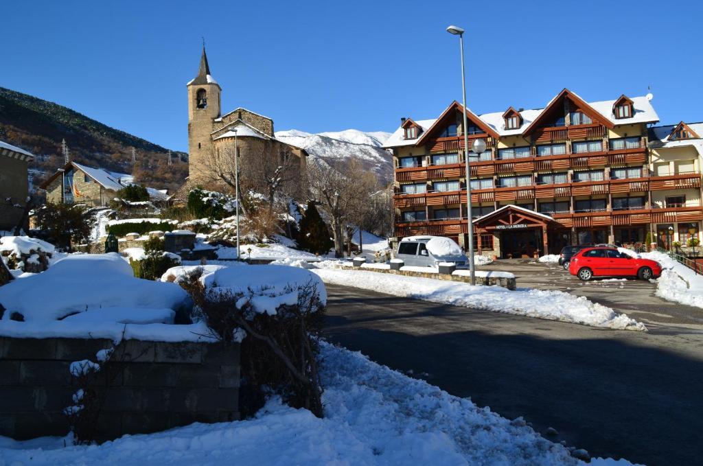 Hotel La Morera Valencia D'Aneu المظهر الخارجي الصورة